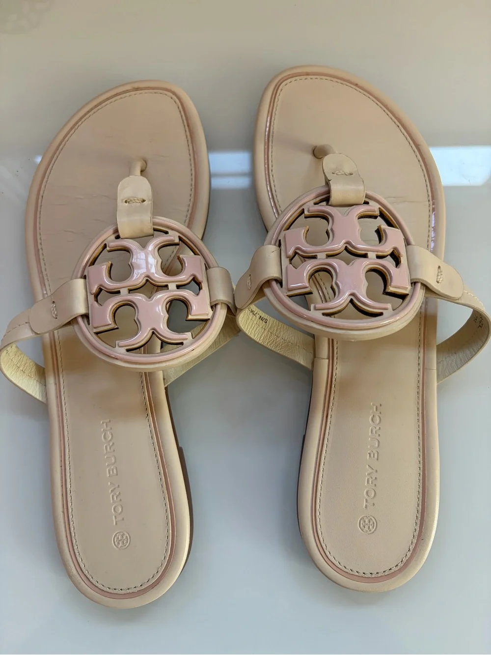 NWOT Tory Burch Miller Leather Logo Thong Sandals in Nude Pink